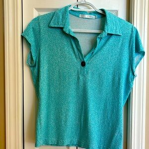 Beautiful size medium Pastel blue/white short sleeve vneck top